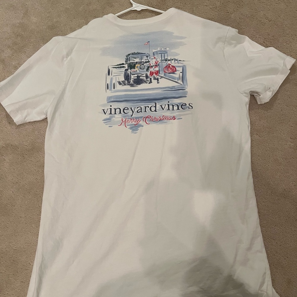 Vineyard Vines pocket t shirt